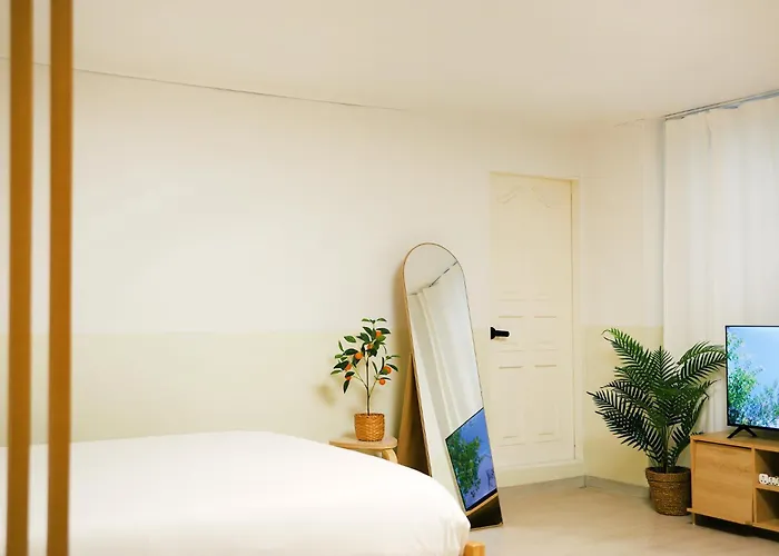 - Just Few Steps From Arex Hongdae Stn Exit 6 Apartment